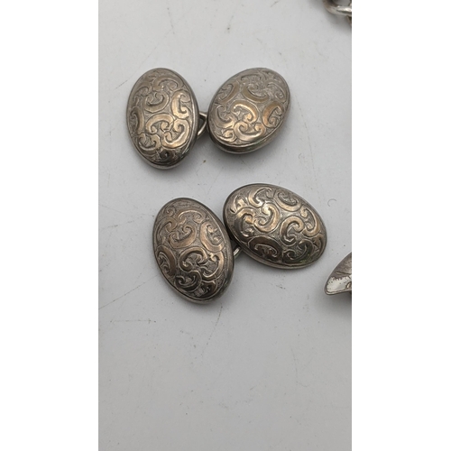 88 - Silver and white metal to include a floral engraved Vesta hallmarked Birmingham 1897 along with swee... 