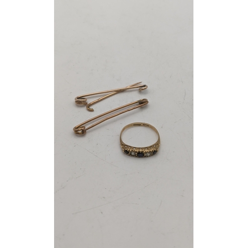 71 - 9ct gold jewellery to include two bar brooches, one A/F together with a ladies ring set with sapphir... 