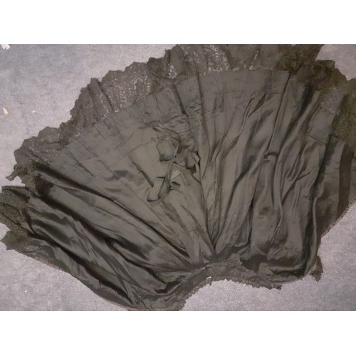 48 - A Victorian black silk and lace opera cape, approx 34