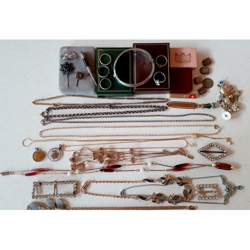 61 - Mixed vintage costume jewellery to include 1950's-70's bead necklaces, 4 silver and white metal fash... 