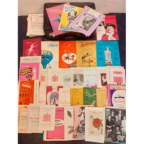 147 - A quantity of early to mid 20th Century theatre and ballet programmes, mainly 1950's to include 1950... 