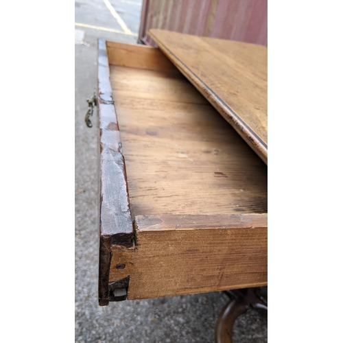 165 - A circa 1700 walnut side table, having a single frieze drawer, four baluster and knop turned legs un... 