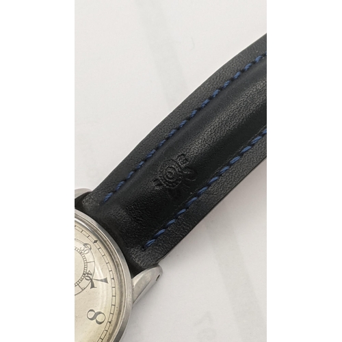 48 - A 1940s gents mid size Omega manual wind wrist watch, stainless steel 30.5mm
Location:CAB2
If there ... 