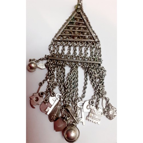 31 - A quantity of early to mid 20th Century silver and white metal jewellery to include a Yemenite white... 