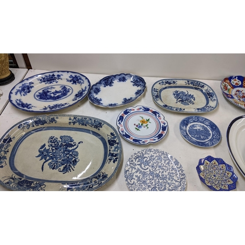 101 - A collection of 19th century and later ceramics to include a Japanese Imari dish, another Japanese p... 