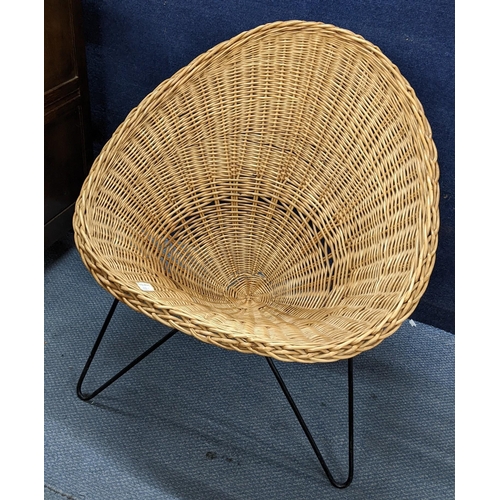 79 - A mid 20th century satellite Sputnik wicker chair
Location: A1B
If there is no condition report show... 