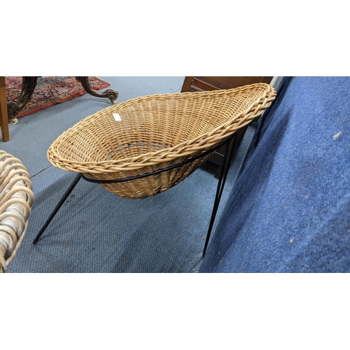 79 - A mid 20th century satellite Sputnik wicker chair
Location: A1B
If there is no condition report show... 