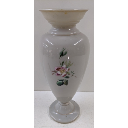 90 - Circa 1900, a vase decorated with birds, foliate and flowers, 35.5cm high
Location: 1-2
If there is ... 