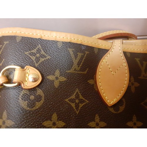 8 - Louis Vuitton-A 2017 Neverfull MM tote bag, 12.6