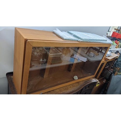 460 - A mid 20th century teak Tapley 33 wall unit Location:LAF
If there is no condition report shown, plea... 