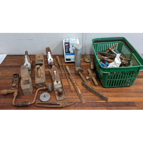 395 - A collection of vintage tools to include several wood working planes, a boxed auto braked winch, a s... 