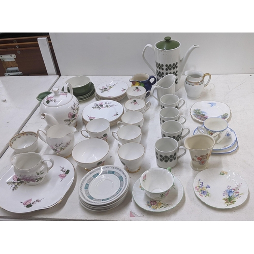 399 - Teaware to include a Shelley Bramble teaset, a Royal Vale side plate, a Johnson Brothers Camelot cof... 