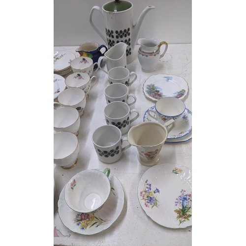 399 - Teaware to include a Shelley Bramble teaset, a Royal Vale side plate, a Johnson Brothers Camelot cof... 