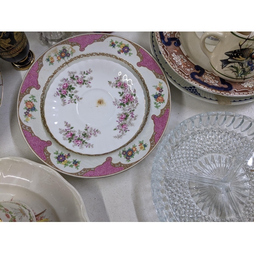 406 - A mixed lot of china and ceramics to include Toby character jugs, 19th century plates and other deco... 