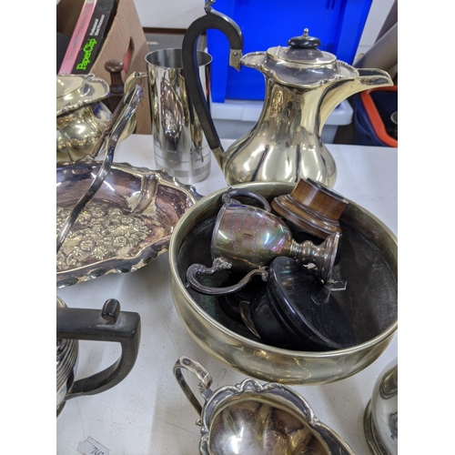 414 - Silver plated and EPNS items to include a coffee pot, tankards, teapots wine stands and other items
... 