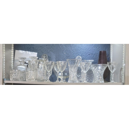 437 - Glassware to include Stuart crystal cut glass decanter and other crystal cut examples, along with va... 