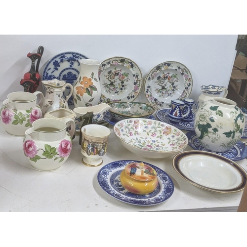 440 - Mixed ceramics to include a Minton bowl in Haddon Hall pattern, together with a pair of 19th century... 