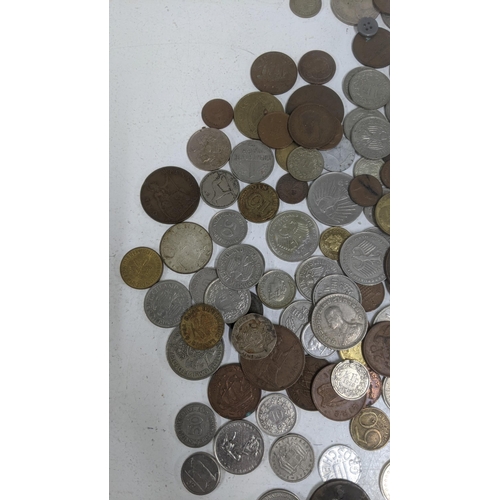 441 - Mixed coinage from around the world to include an 1883 one shilling and others, together with bank n... 