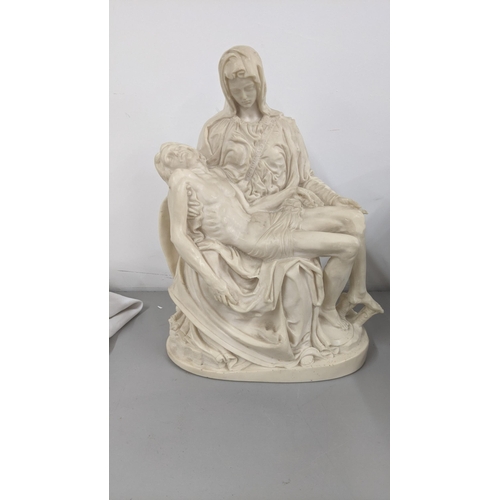 452 - A composition statue Pieta resin Our Lady of Sorrows Jesus Christ Madonna collectors sculpture, sign... 