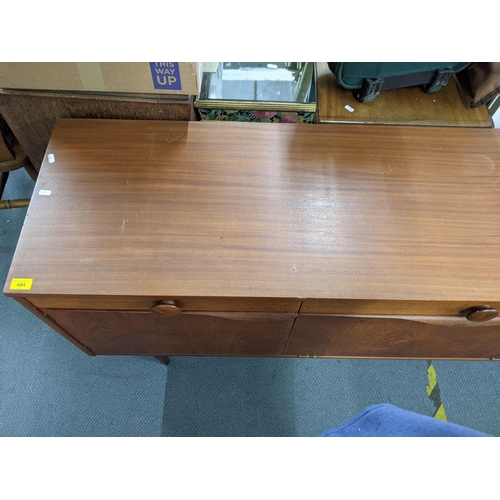 484 - An Elliots of Newbury retro teak sideboard, 75.5 high x 185.5 wide
Location:A4B
If there is no condi... 