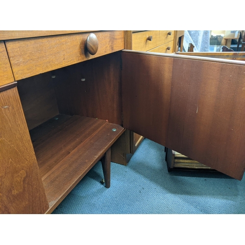 484 - An Elliots of Newbury retro teak sideboard, 75.5 high x 185.5 wide
Location:A4B
If there is no condi... 