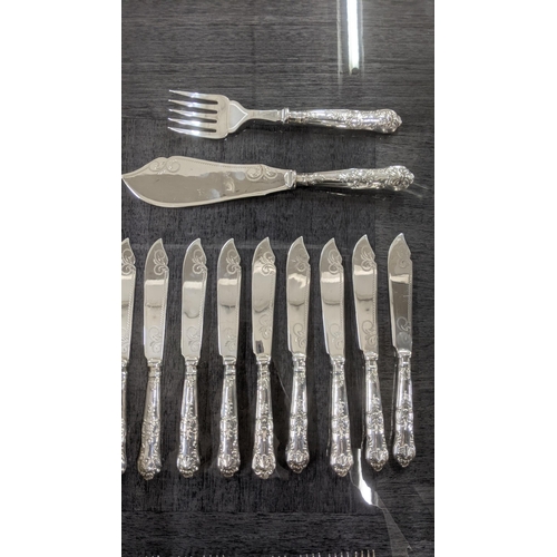 125 - A collection of silver handled cutlery and flatware, made by Yates brothers made in Sheffield mostly... 