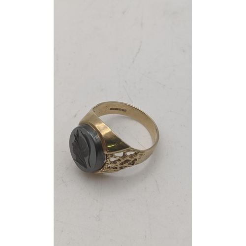 24 - A 9ct gold Hematite intaglio signed ring, 5.6g size R
Location:RING
If there is no condition report ... 