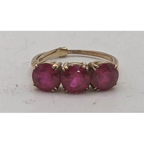 72 - A 9ct gold trilogy ruby ring size O, 2.6g
Location;RING
If there is no condition report shown, pleas... 