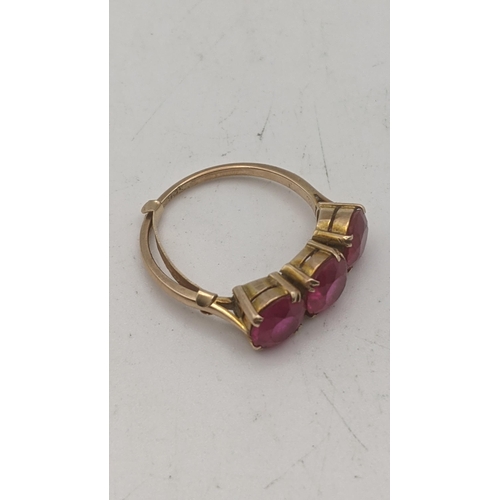 72 - A 9ct gold trilogy ruby ring size O, 2.6g
Location;RING
If there is no condition report shown, pleas... 