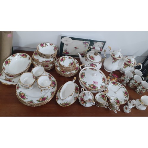 510 - A Royal Albert Old Country Roses 6 setting dinner, tea and coffee service to include a tureen with l... 