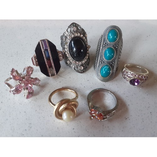 37 - A quantity of costume jewellery and fashion watches, mainly 1950's -'70's necklaces to include a but... 