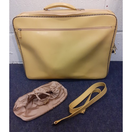 66 - Aquascutum-A vintage yellow weekend bag 50cm x 40cm with detachable shoulder strap and padlock. Loca... 