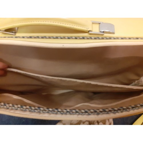 66 - Aquascutum-A vintage yellow weekend bag 50cm x 40cm with detachable shoulder strap and padlock. Loca... 