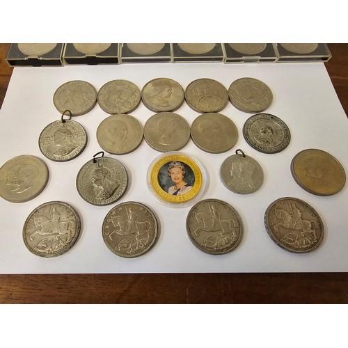 131 - A collection of British commemorative Crowns to include four 1935 Silver Jubilee Crowns and later ex... 