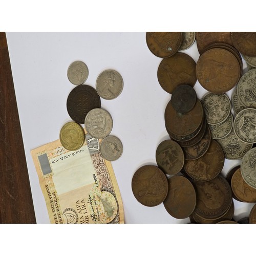 135 - World Coins - A collection of 17th Century and later coins from around the world to include England/... 