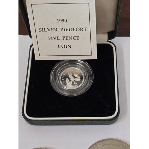 138 - A collection of mixed British coins to include a 1990 Silver Proof Piedfort 5p, George V and later p... 