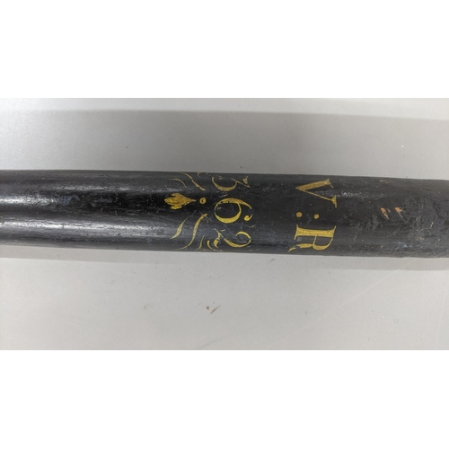 579 - A Victorian police truncheon with 362 painted in yellow
Location:A4B
If there is no condition report... 