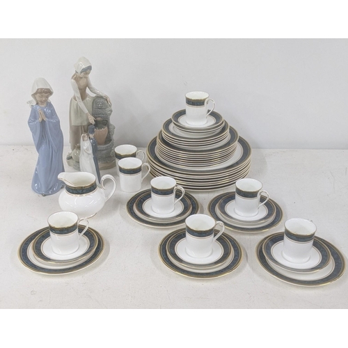 590 - Mixed ceramics to include a Royal Doulton Biltmore pattern part dinner/tea service, together with th... 