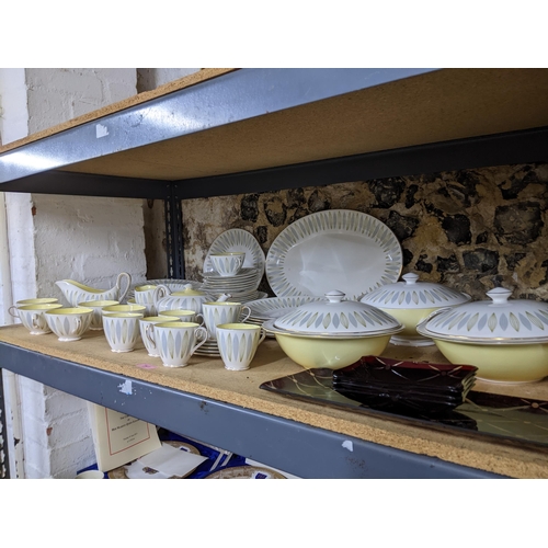 541 - A mid century Tuscan china Caravella pattern part dinner and tea service made for Chinacraft, approx... 