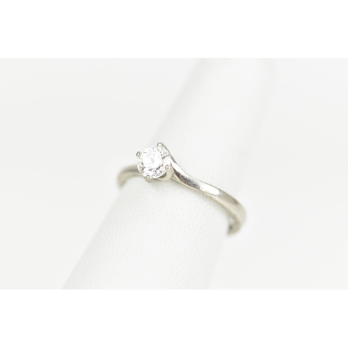 113 - A platinum diamond engagement ring, the brilliant cut diamond approx 0.4ct, clarity approx VS, colou... 