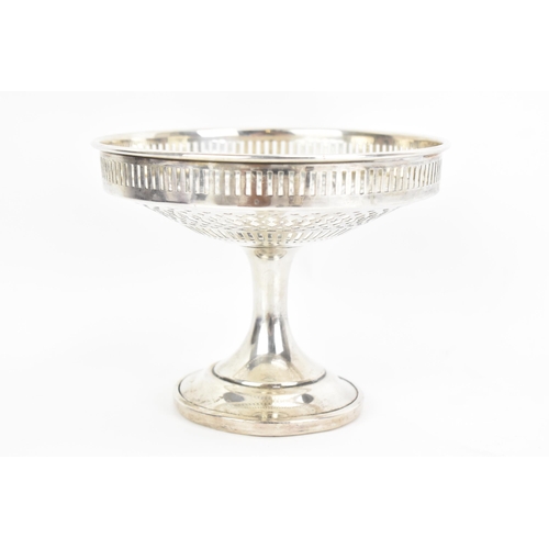 194 - A George V silver tazza, by Asprey & Co, hallmarked Sheffield 1912, having a pierced rim and bowl, s... 