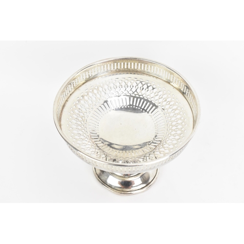 194 - A George V silver tazza, by Asprey & Co, hallmarked Sheffield 1912, having a pierced rim and bowl, s... 