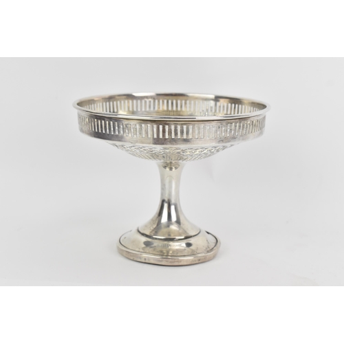 194 - A George V silver tazza, by Asprey & Co, hallmarked Sheffield 1912, having a pierced rim and bowl, s... 