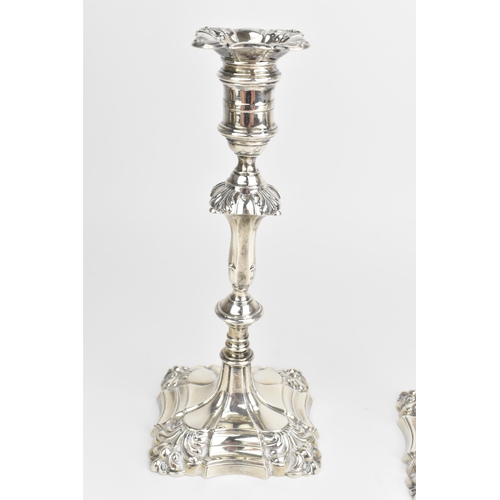 2 - A pair of George V silver candlesticks, by Goldsmiths & Silversmiths Co Ltd, hallmarked London 1913,... 