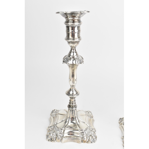 2 - A pair of George V silver candlesticks, by Goldsmiths & Silversmiths Co Ltd, hallmarked London 1913,... 