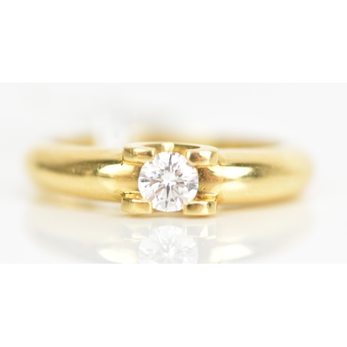 226 - An 18ct gold solitaire diamond engagement ring, the brilliant cut 0.27 diamond, approx clarity VS, a... 