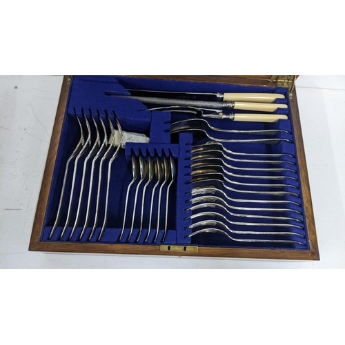 116 - A 1920s oak canteen of silver plated cutlery
Location: RAM
If there is no condition report shown, pl... 