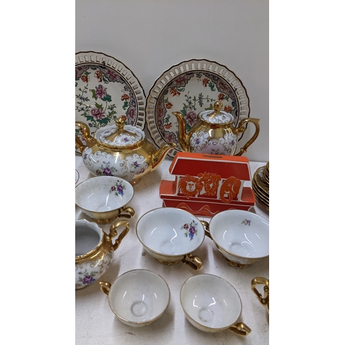 8 - A mixed lot to include a Carton Ware Noah's Ark money box, two 19th century Spode ribbon plates and ... 