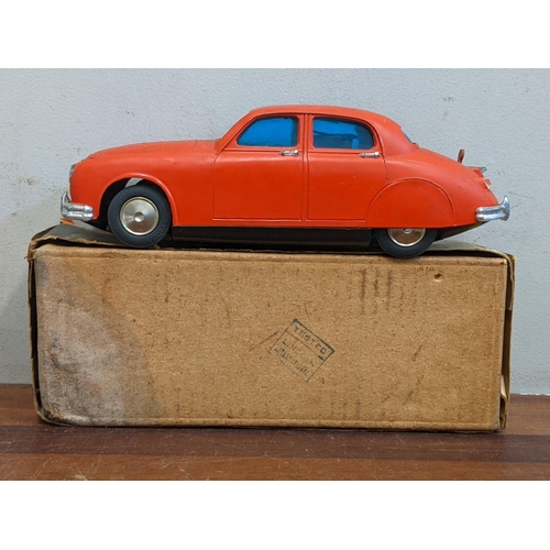 15 - A Lincoln International 2.4 Jaguar electric automatic control model boxed along with boxed models of... 