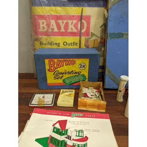 18 - Bayko - to include, Bayko building outfit and building set along with Bayko converting sets boxed (c... 